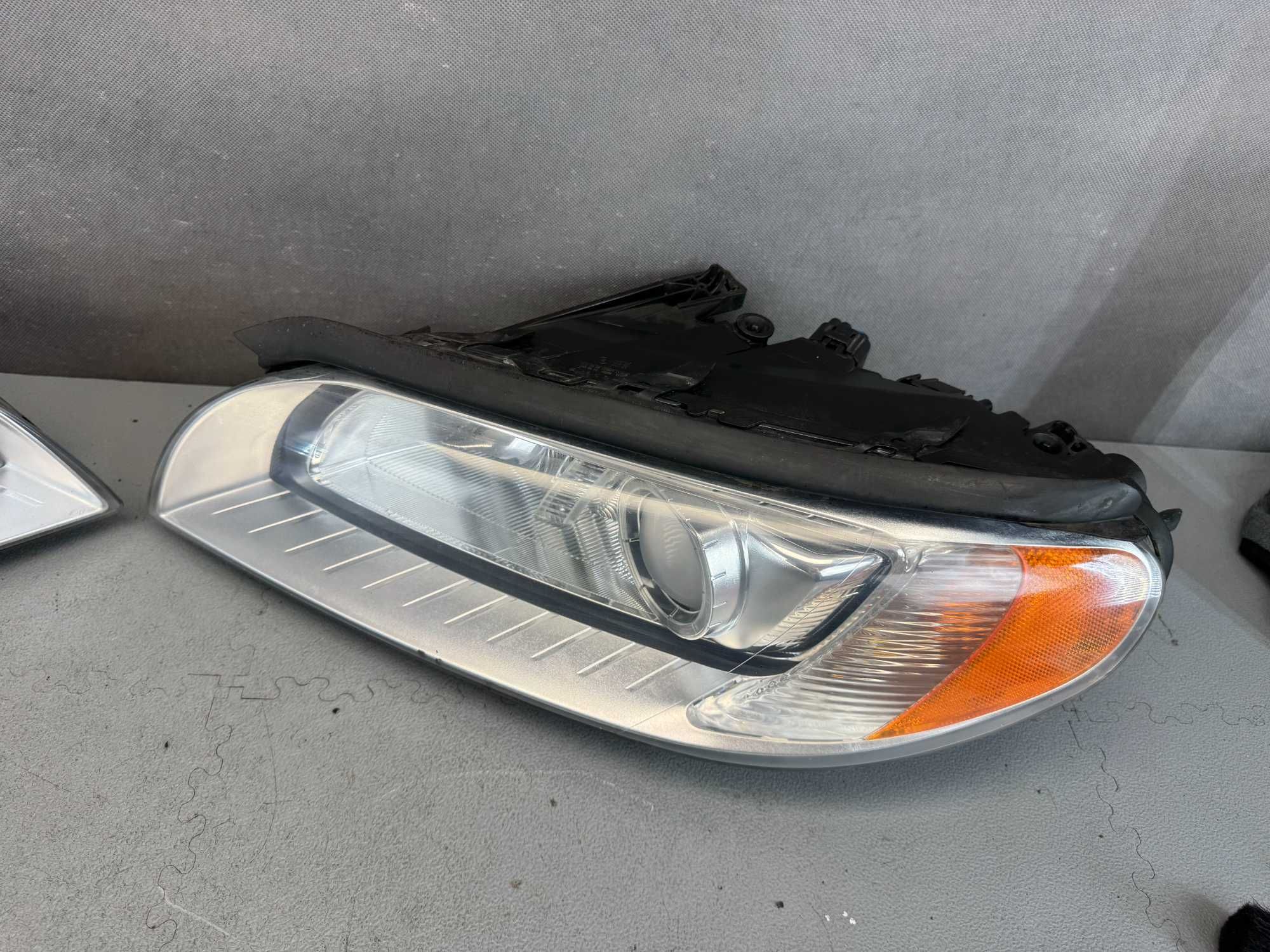 Volvo V70 S80 XC70 Lampy Przód Bi-Xenon Skrętny Skrętne Lewa+Prawa EU