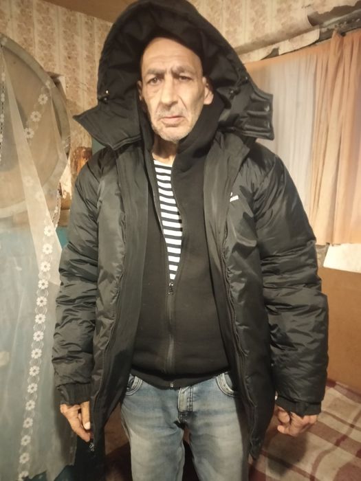 Продам зимний пуховик мужской р.50-52 рост 175-180