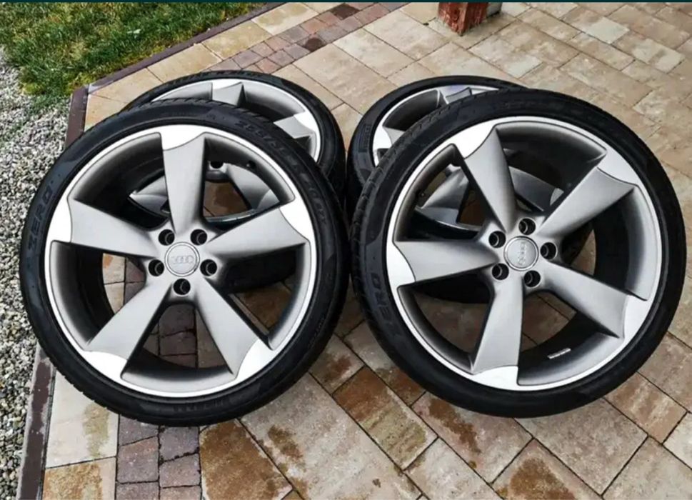 Komplekt felg z oponami Audi Rotor R20 66.6