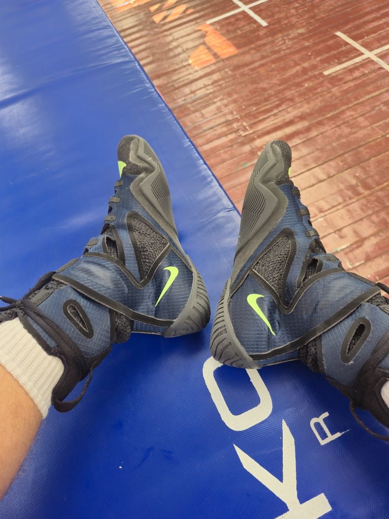 Продам Nike hyperko