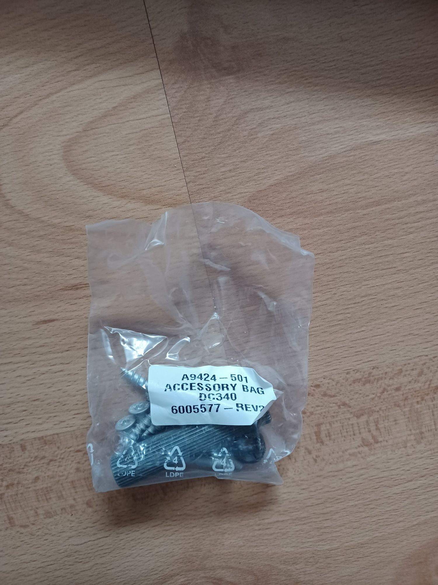 Samozamykacz ASSA ABLOY DC340 z szyną