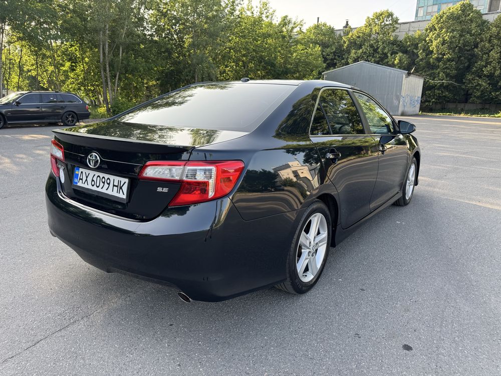 Продам TOYOTA Camry 2012 року