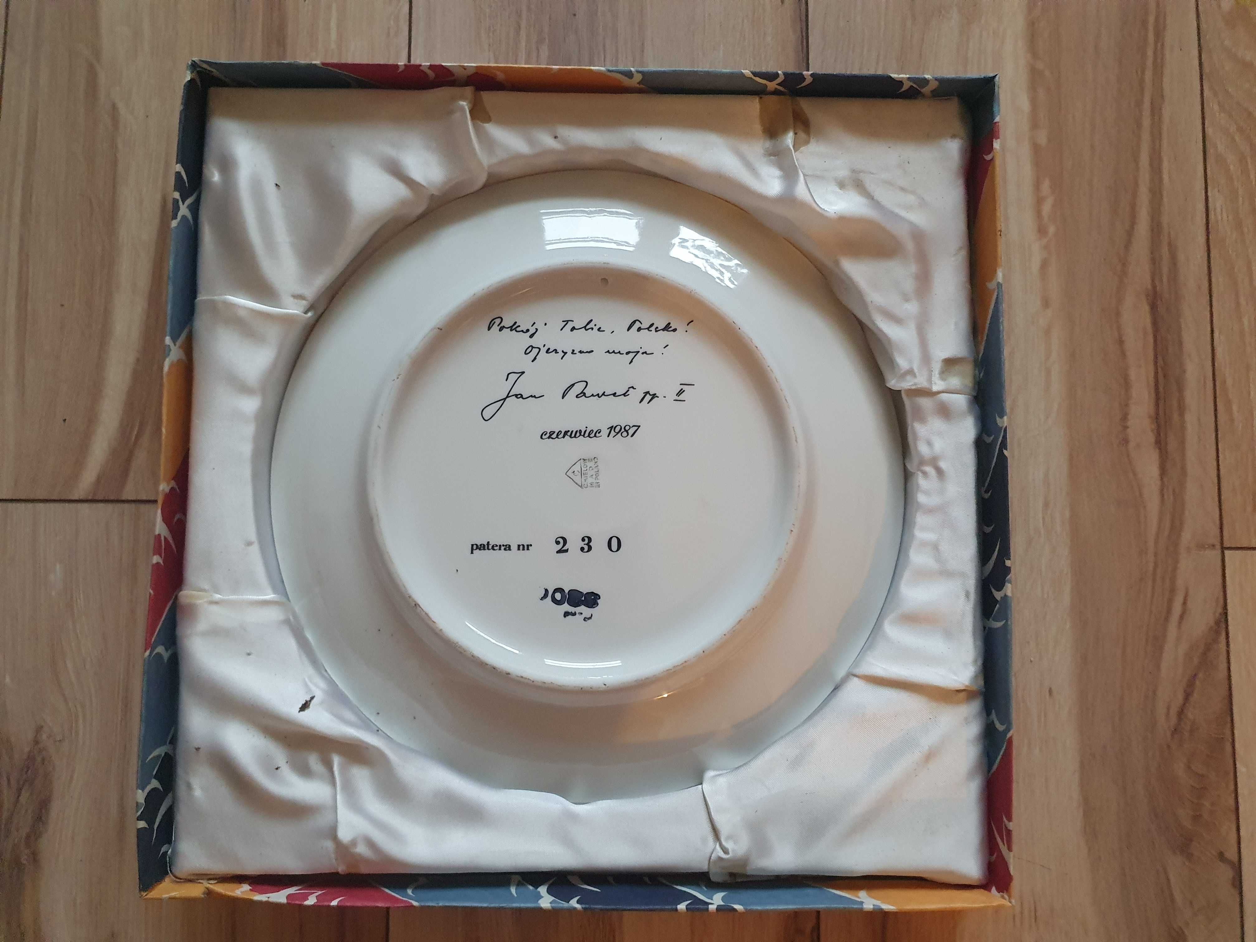 Talerz Porcelanowy z wizerunkiem Papieża Jana Pawła II PRL z podpisem