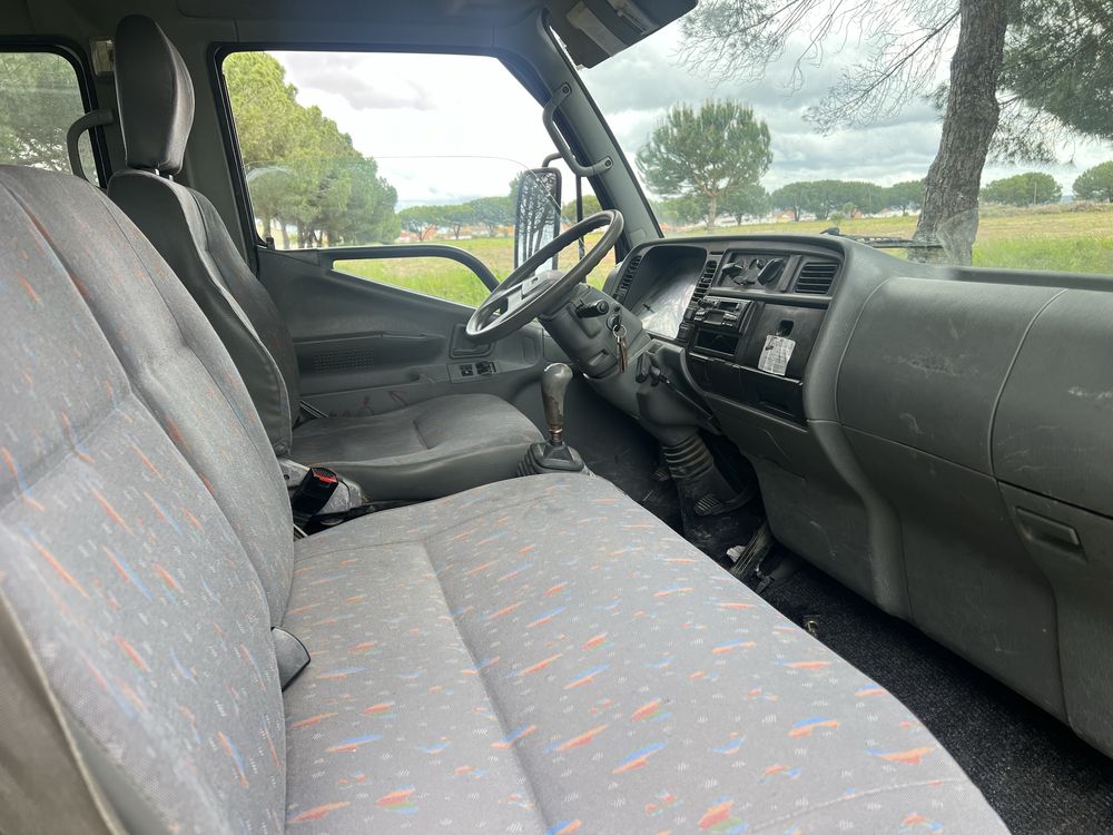 Mitsubishi canter 9 lugares