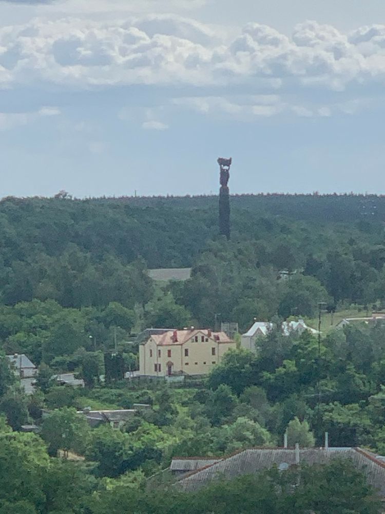 Оренда 2 кімнатноі квартири в центрі міста на тривалий термін