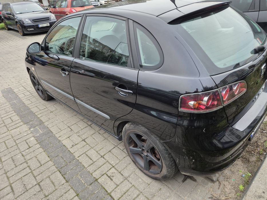 Seat ibiza 1,6 105 km ładny zobacz prywatnie  !!!