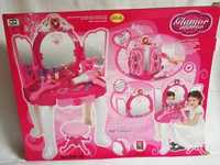 Toaletka dla dziewczynki z różowego plastiku