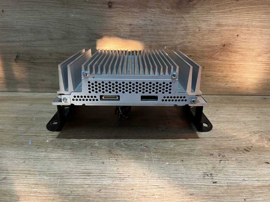 Блок управління підсилювач усилитель Hyundai IX35 Tucson ІХ35 Kia Spor