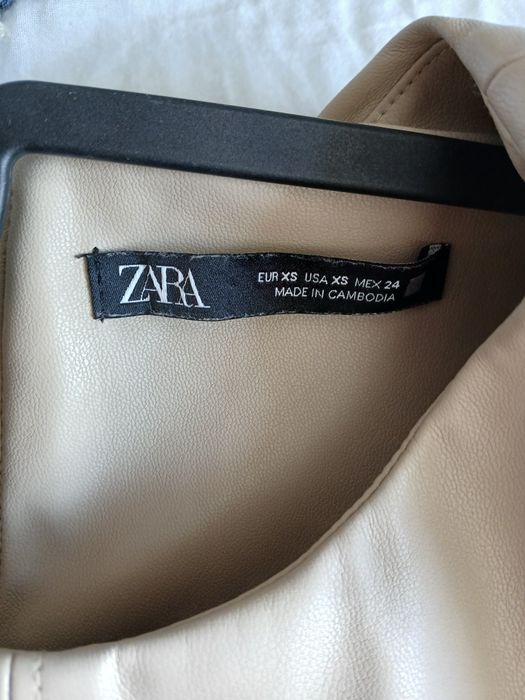 Sukienka Zara ala skórka beż