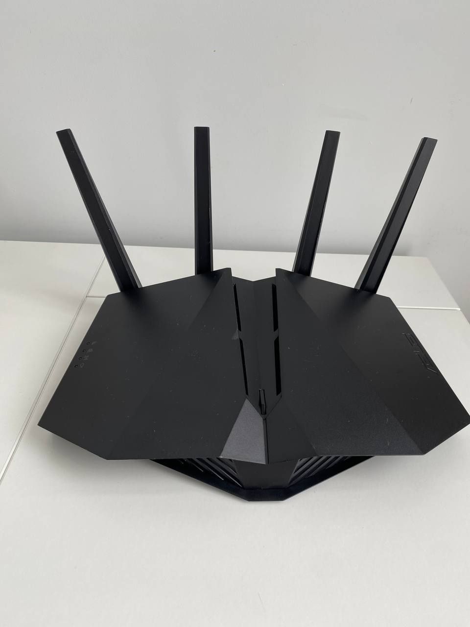 Маршрутизатор ASUS AX82U швидкий та надійний роутер WiFi6 AiMesh 12в