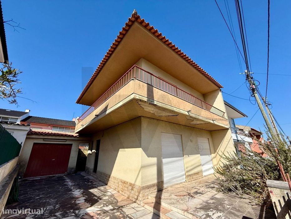 Projeto De Investimento Em Cascais: Moradia T3 Para Renovação | São Do