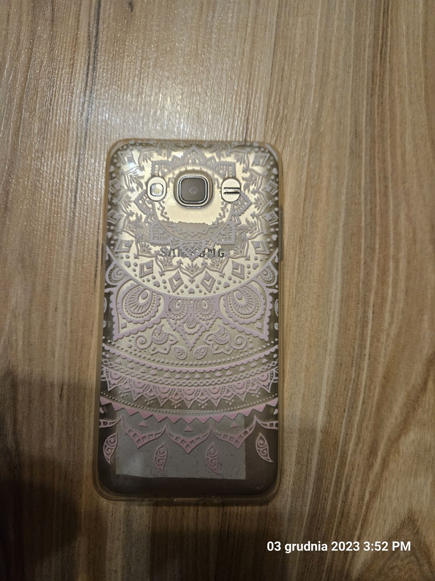Telefo Samsung Galaxy J5, zloty