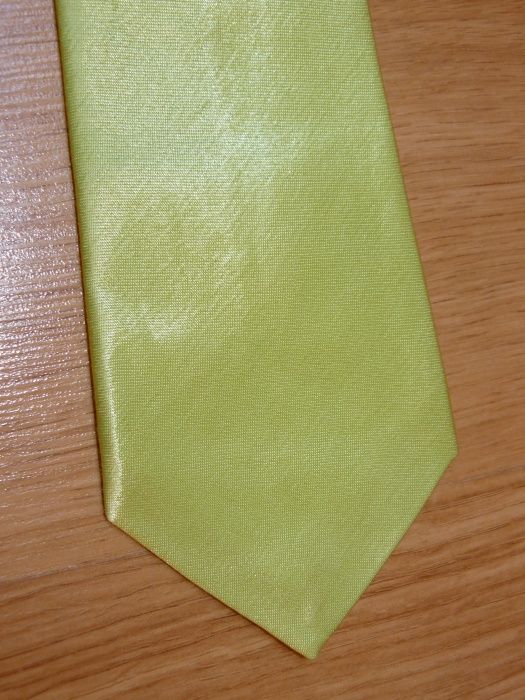 Seledynowy krawat damski