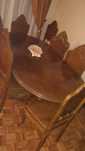 Vendo mesa oval com 8 cadeiras em pele