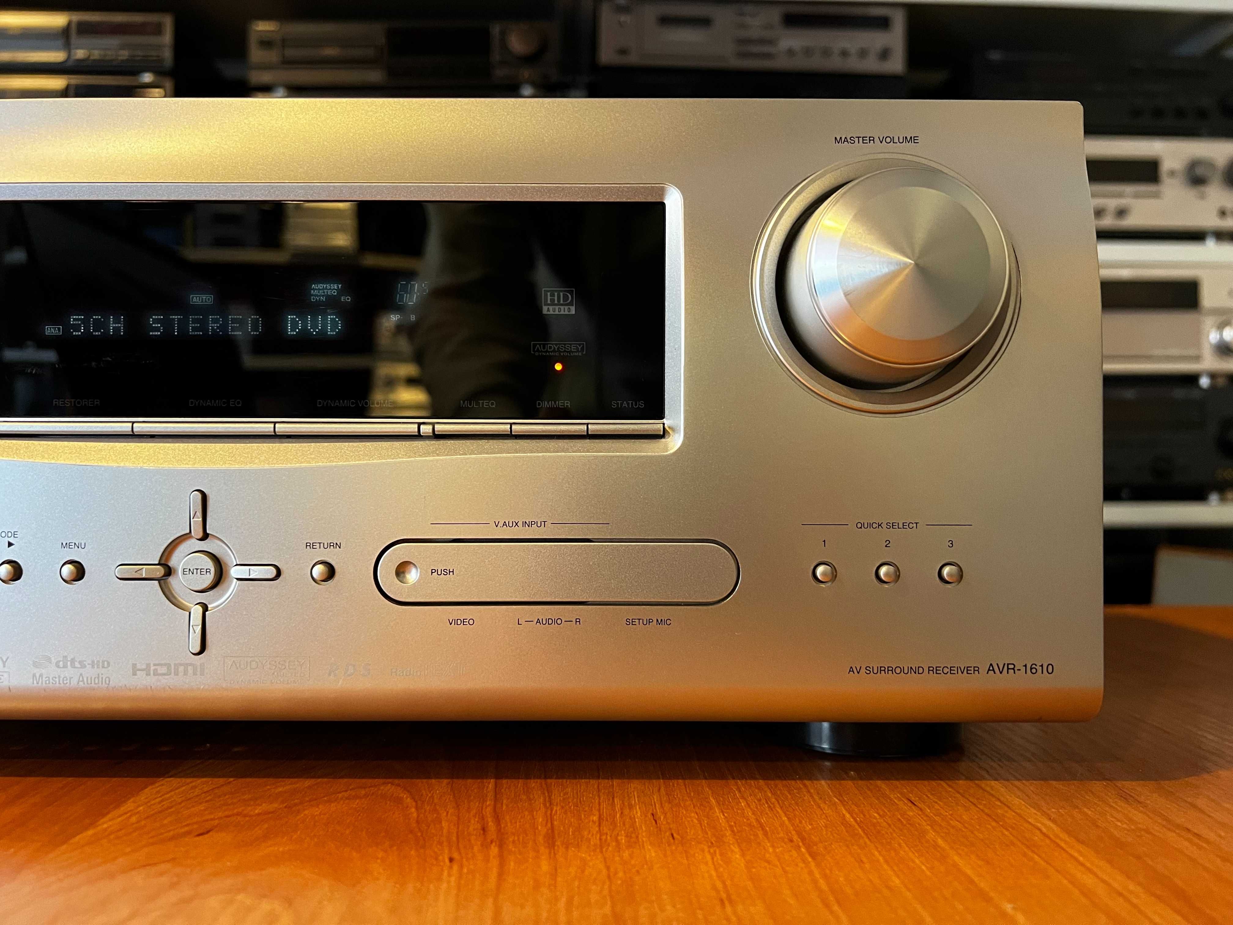 Amplituner Denon AVR-1610 Dolby TrueHD Audio Room