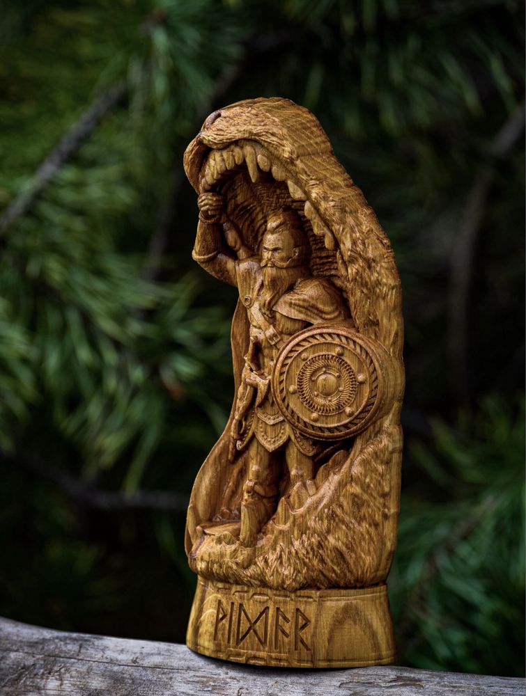 Статуетка з дерева - бог Відар .