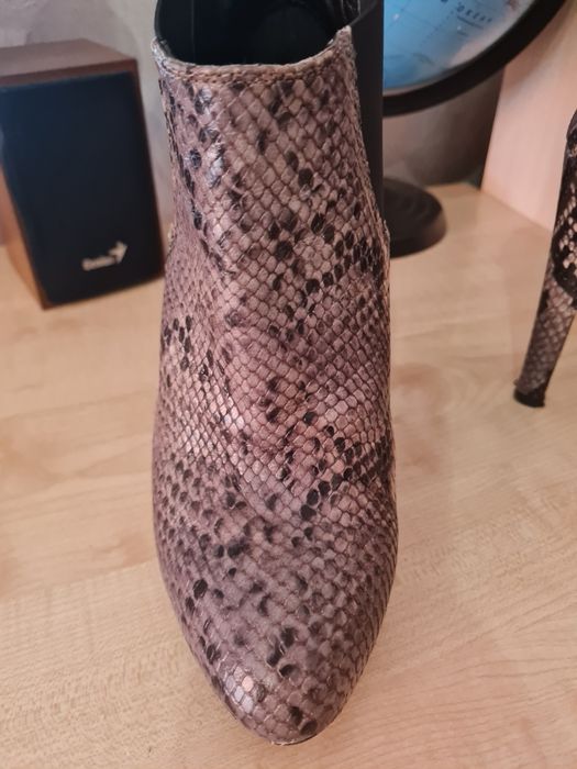 Продам шкіряні ботільони