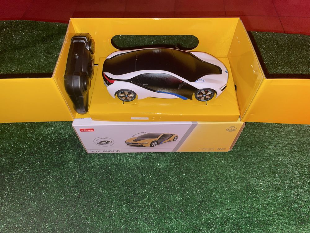 BMW i8 białe RASTAR model 1:24 Zdalnie sterowane auto + pilot 2,4 GHz