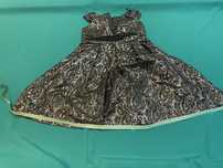 Vestido novo preto e dourado