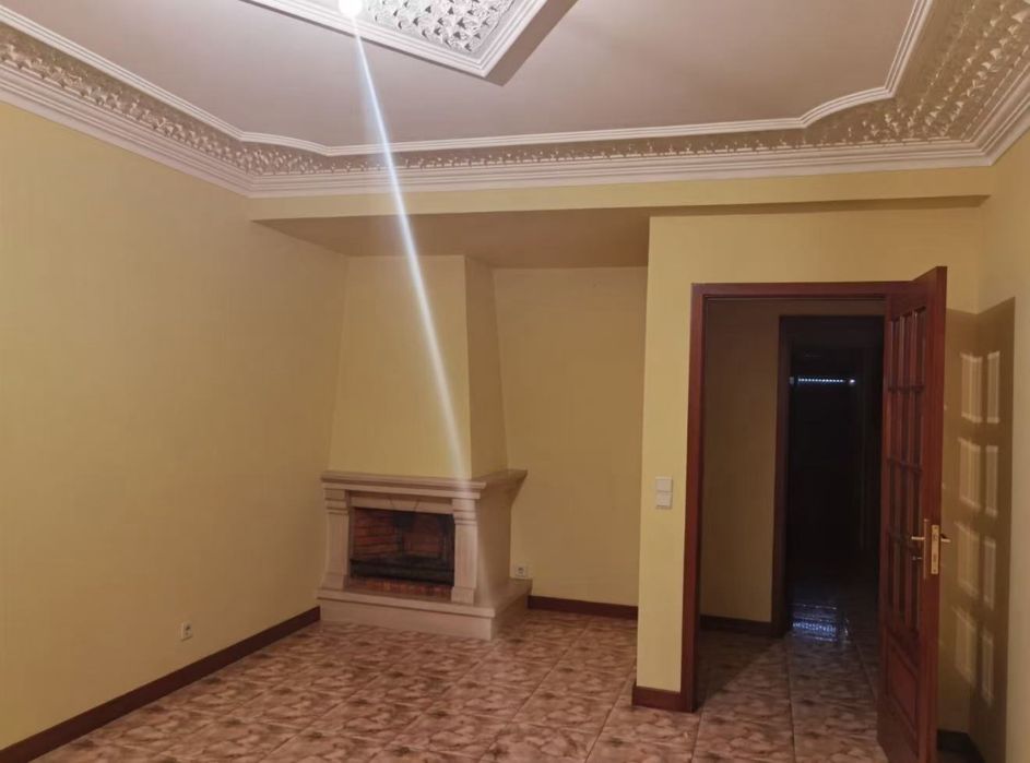 Alugar apartamento em arrifana