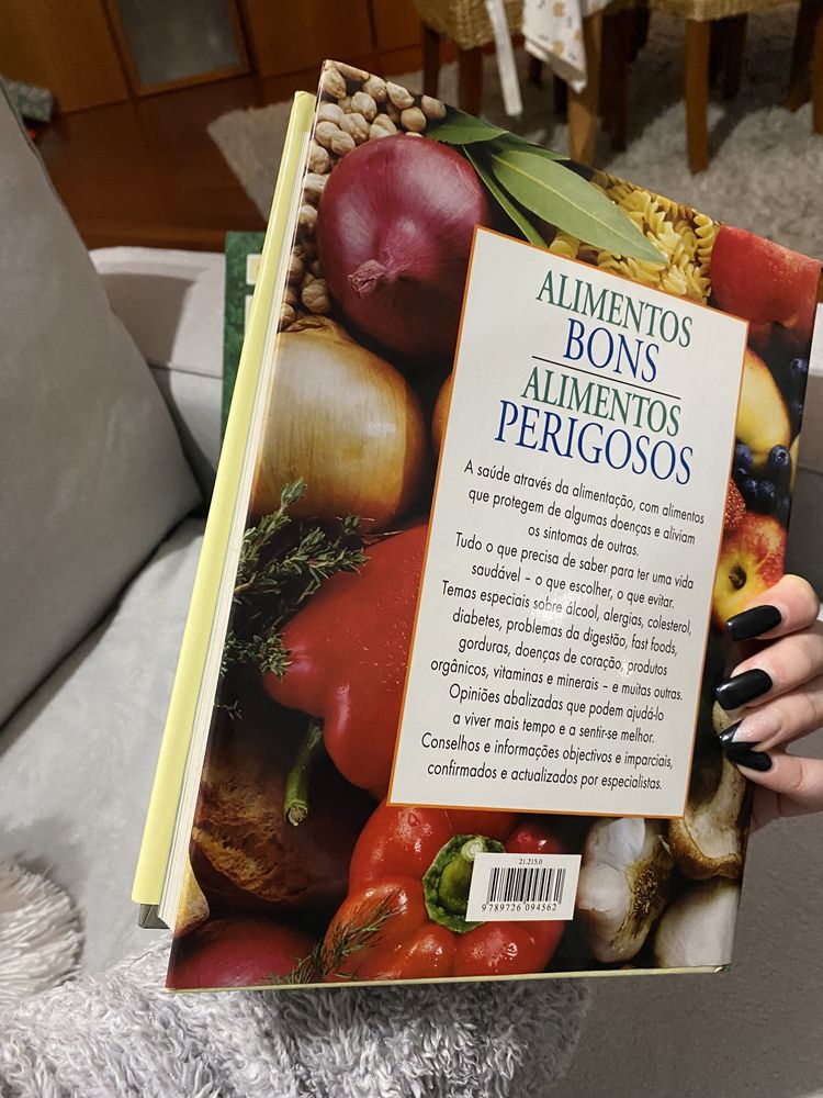 Livros de alimentos bons e alimentos perigosos