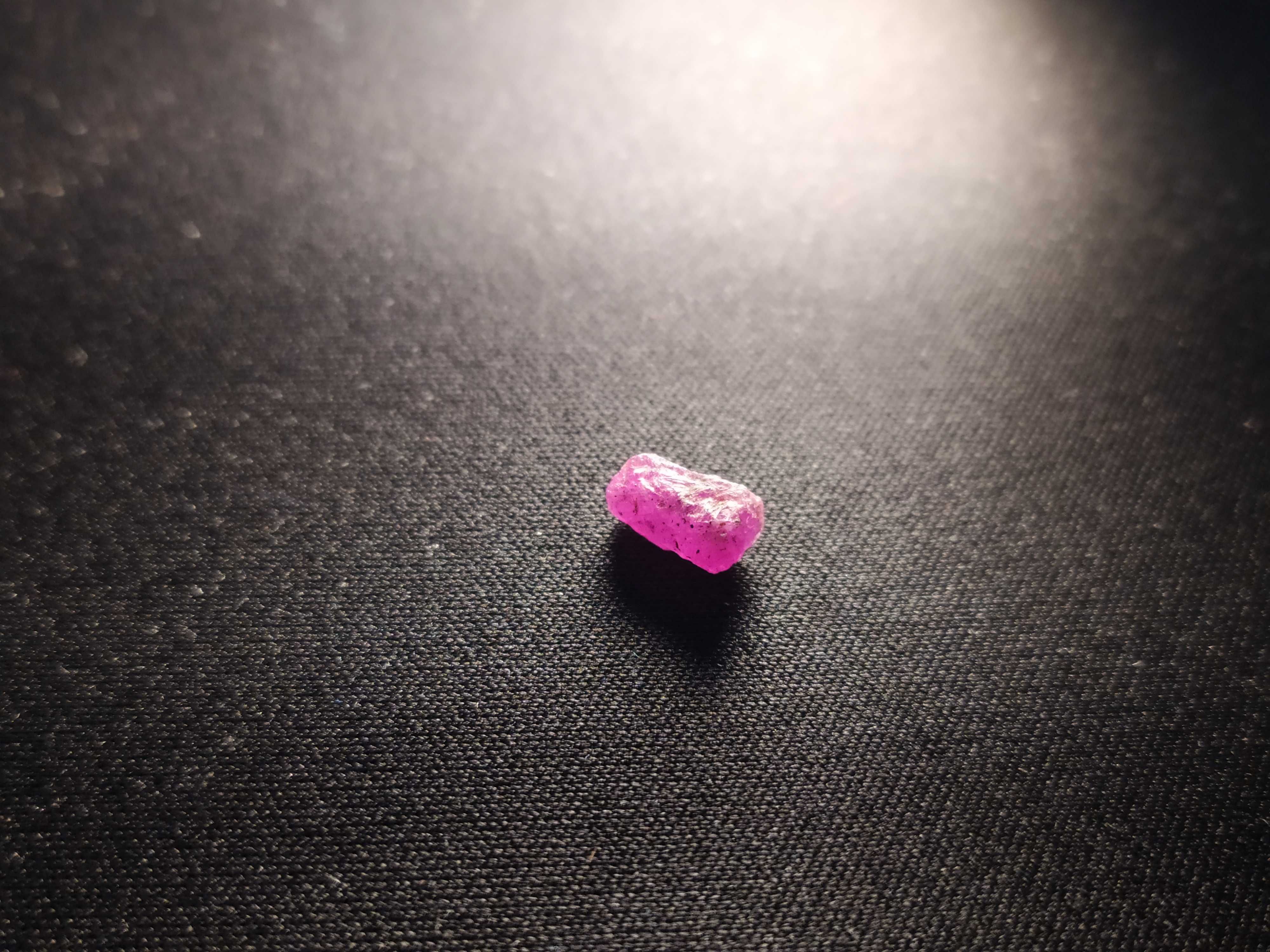 Rubin naturalny kryształ 2,70 ct