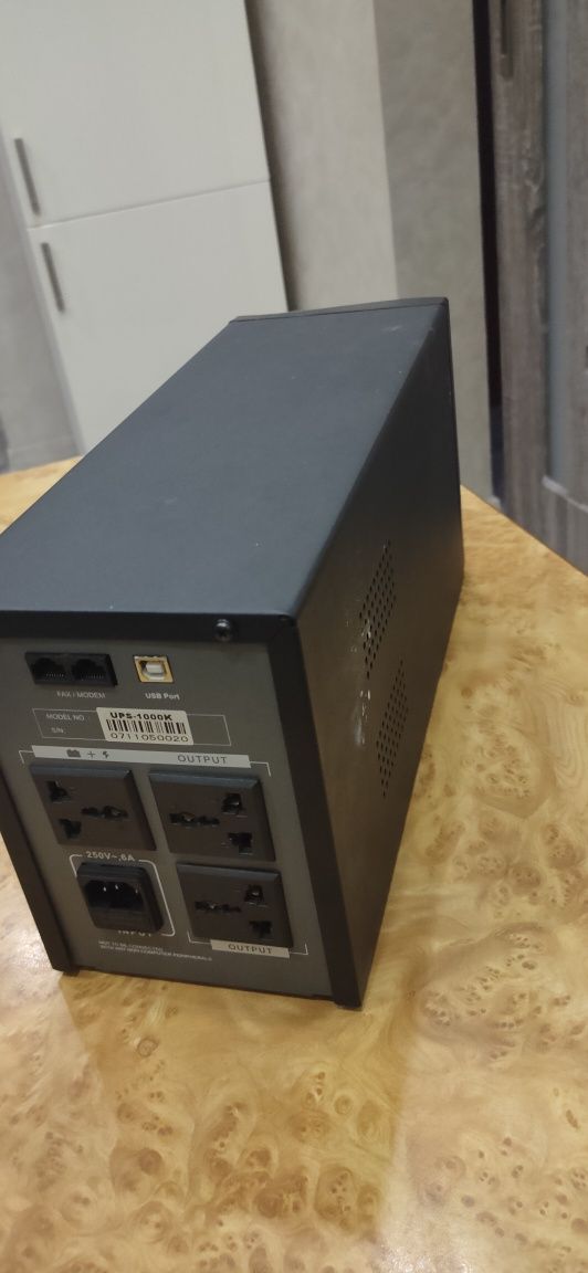 ДБЖ Luxeon UPS-1000K безперебійник