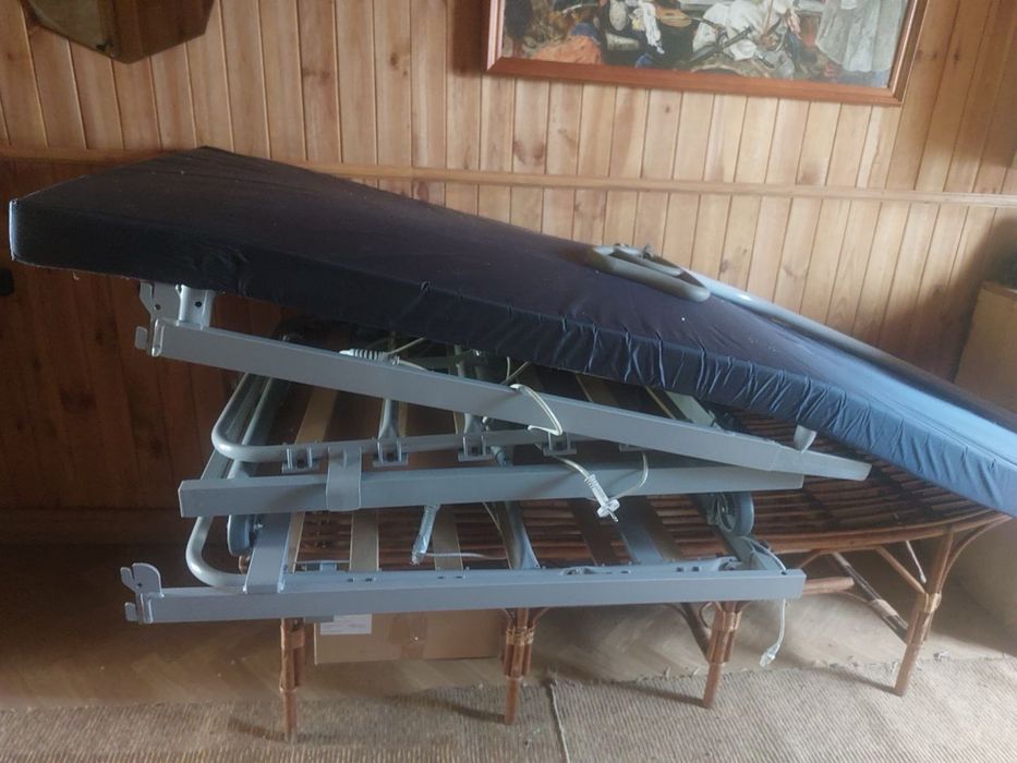 Продаж медичного ліжка