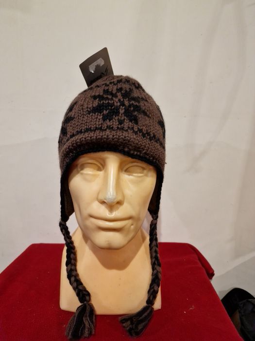 Nowa Czapka Stetind zimowa roz,uniwersalny ,uszatka pomponem unisex