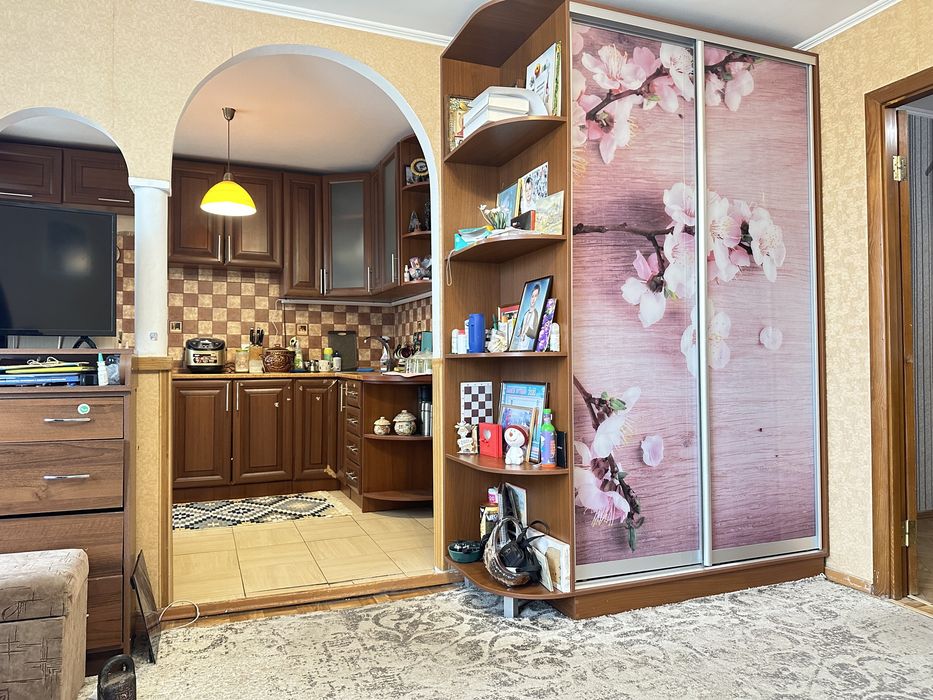 Продам 2х кімн кв вул. Льотна.