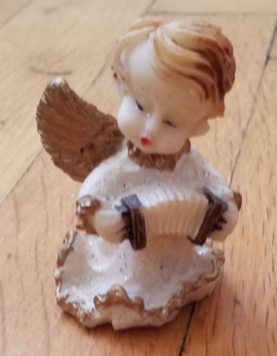 Figurka aniołek