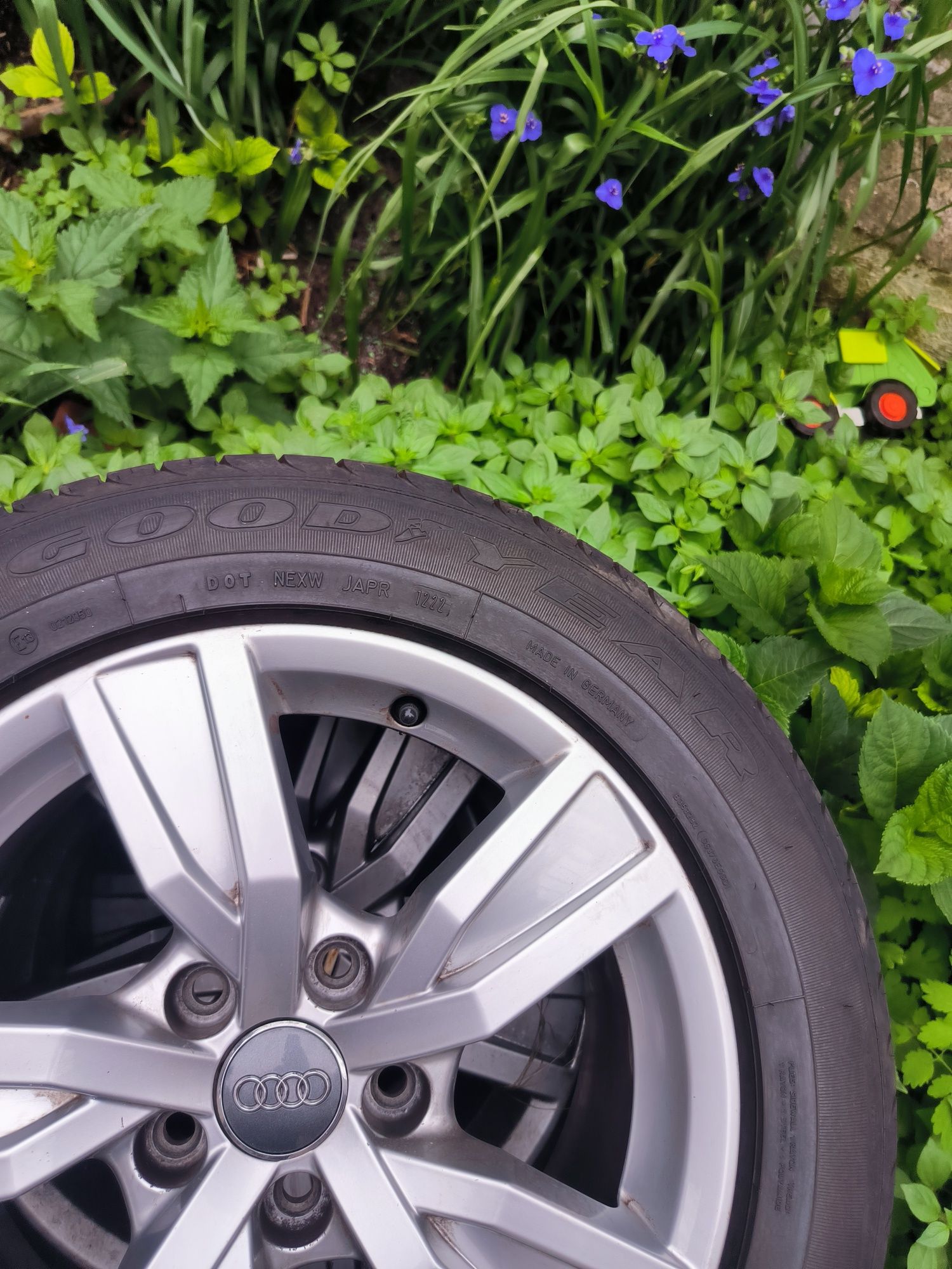Koła alu audi a4 a2 a1   lato  Goodyear 23 rok