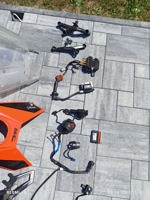 Silnik KTM Duke RC 125 Husqvarna svartpilen 125 swap 125 senda rieju