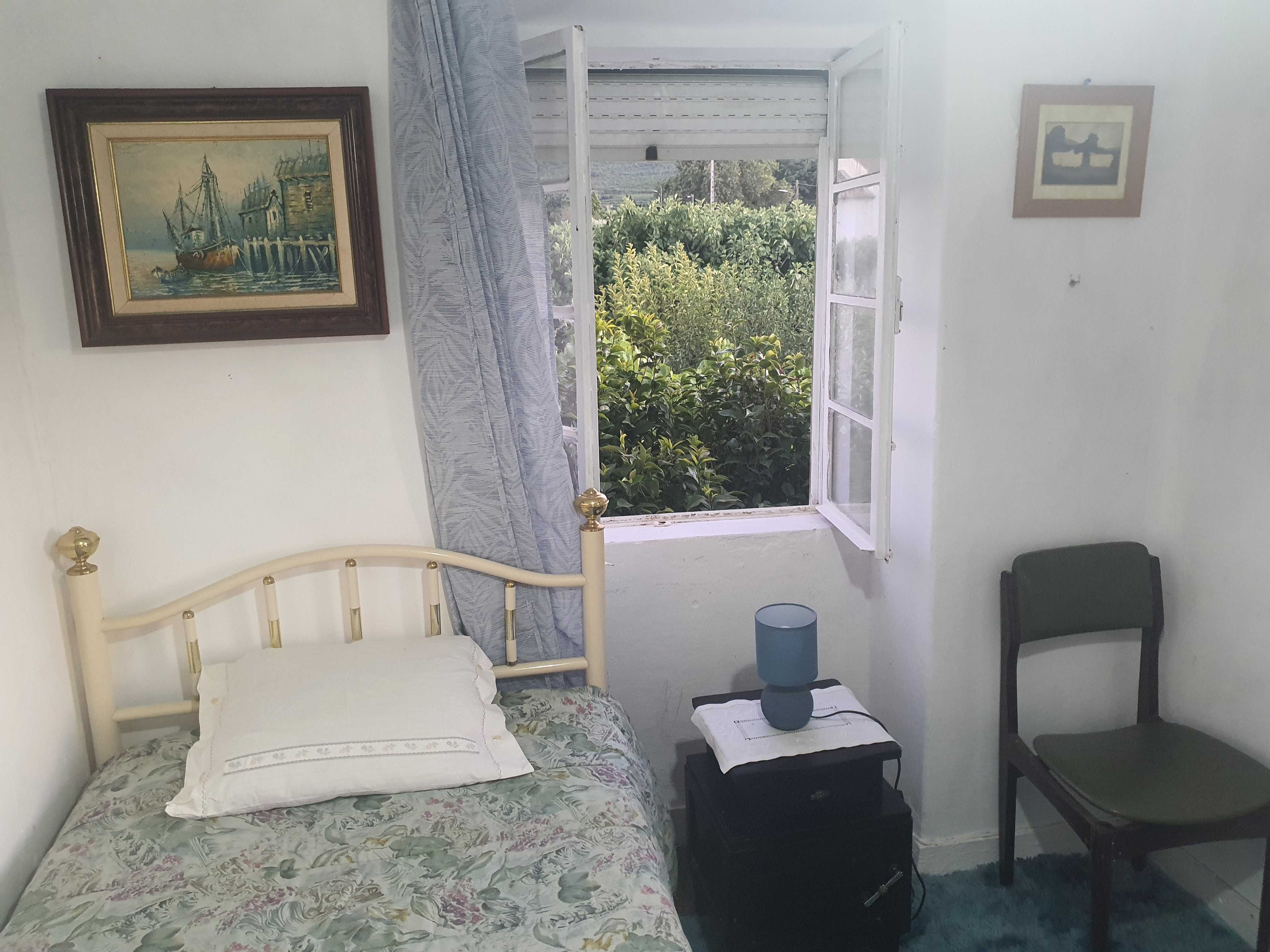 Quarto individual para homem com contrato