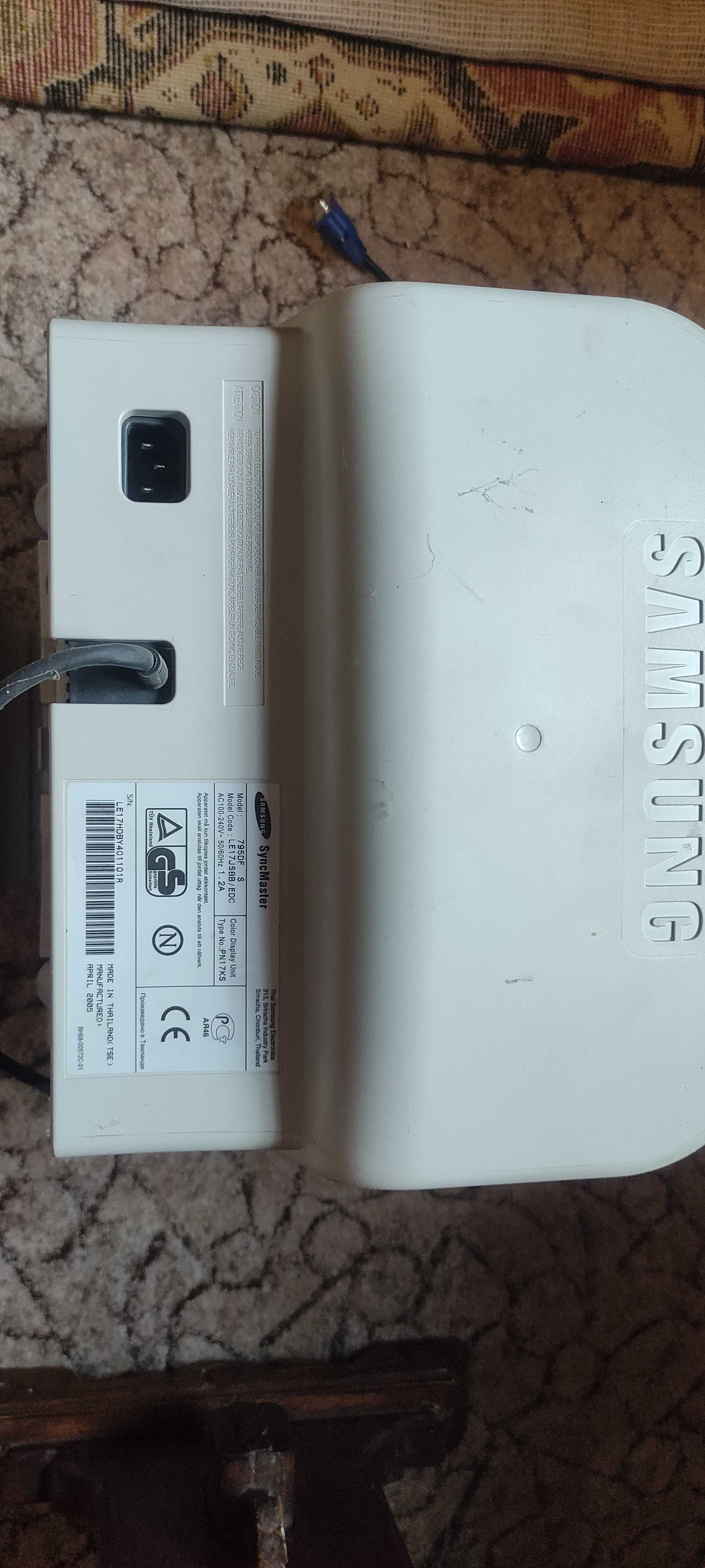 Монитор Samsung SyncMaster795DF