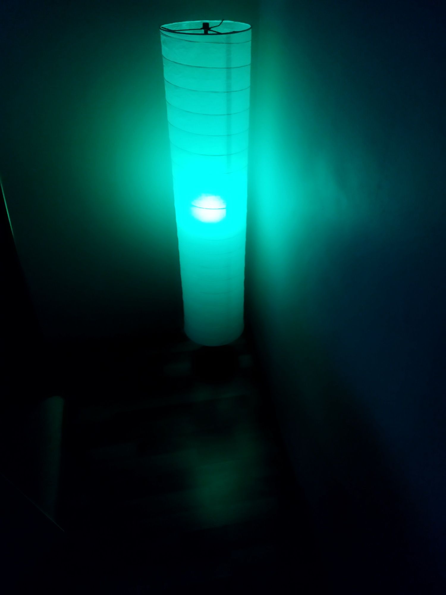 Lampa podłogowa stojąca
