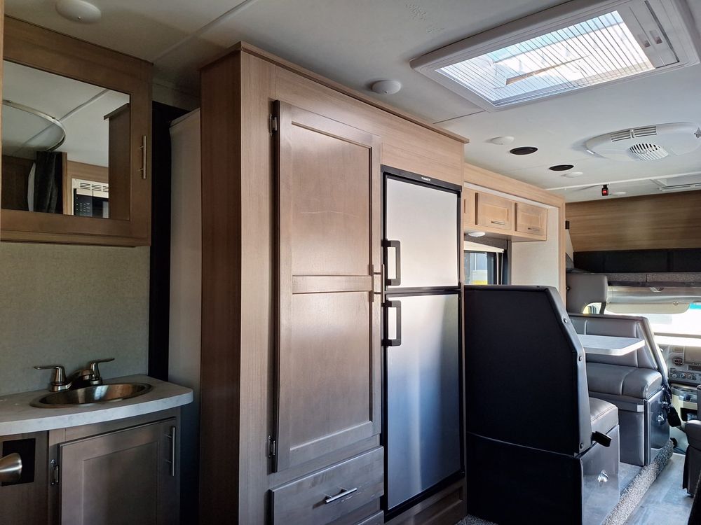 Amerykański Kamper 6-osobowy Ford E450 7.3L