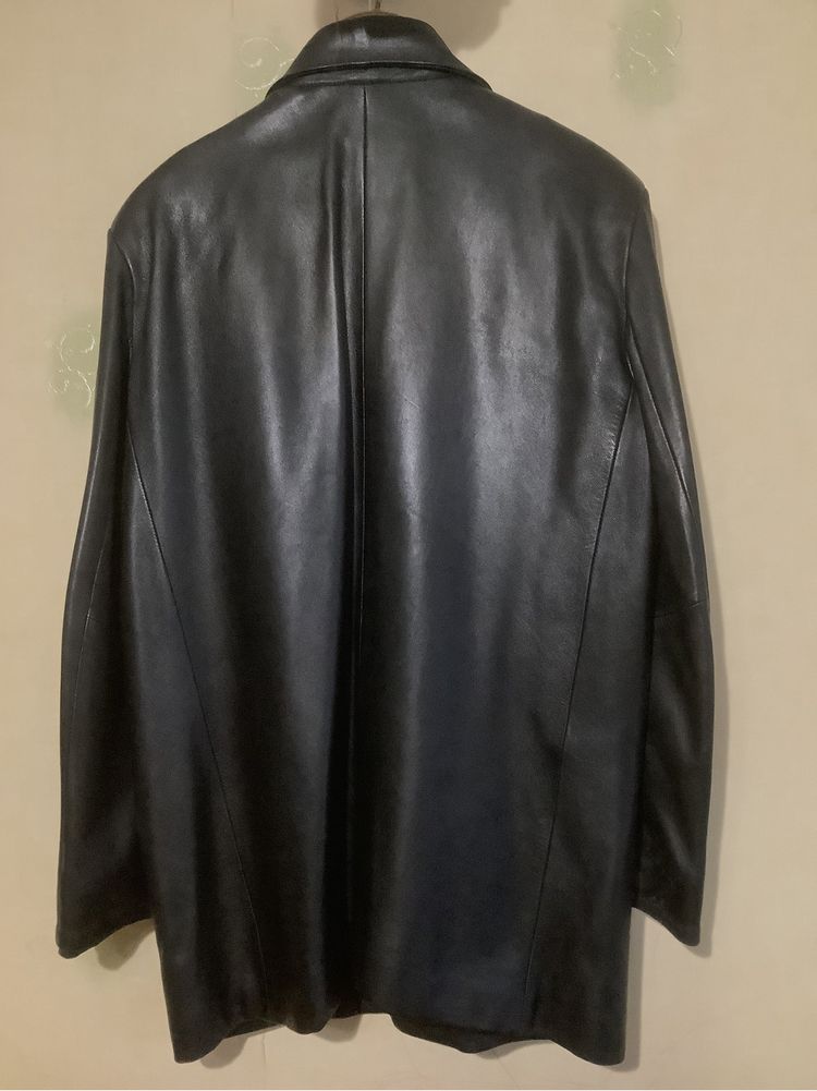 Мужская демисезонная кожанная куртка Benetti, черная