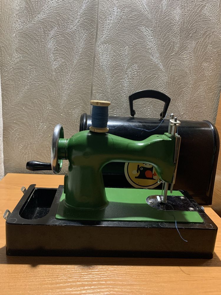 Детская швейная машинка,б/у, 650 грн