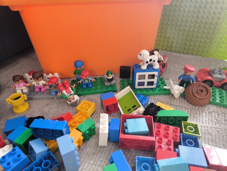 Duplo zestaw klocków, płyty konstrukcyjne, autobus, autka,ludziki