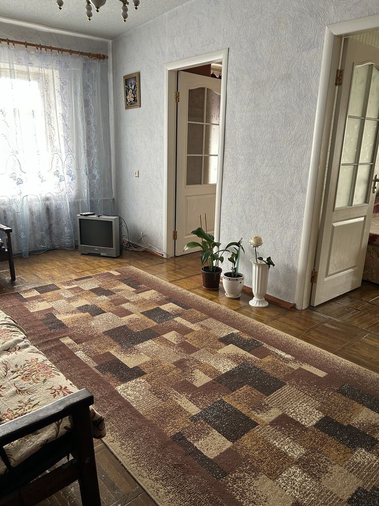 Продам 4-х кім. квартиру в центрі міста