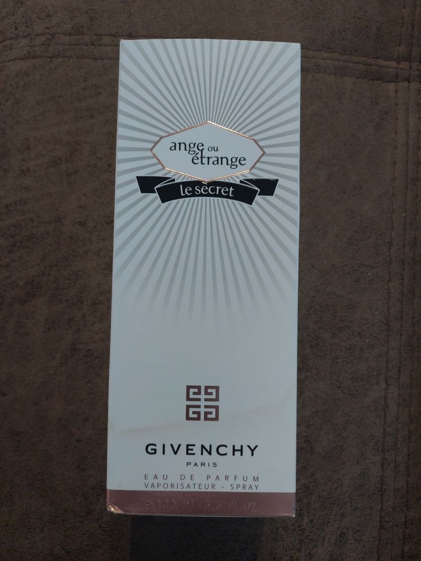 Парфюмированная вода Givenchy Angel ou Demon Le Secret