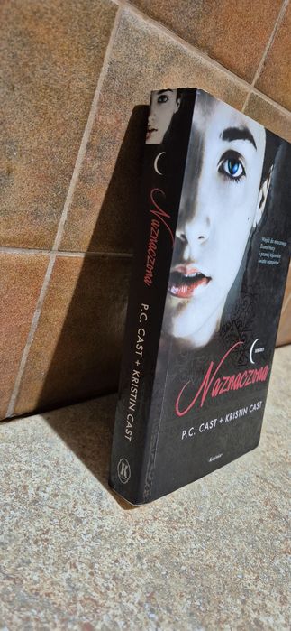 Naznaczona Dom nocy Cast