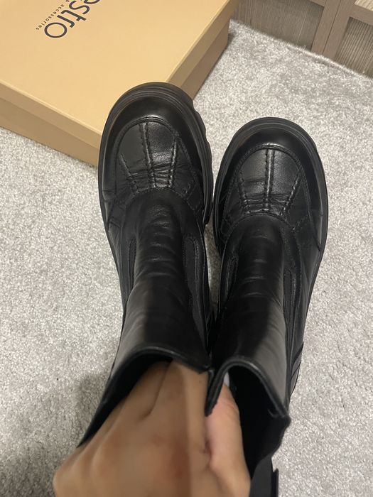 Шкіряні чобітки estro 36 розмір