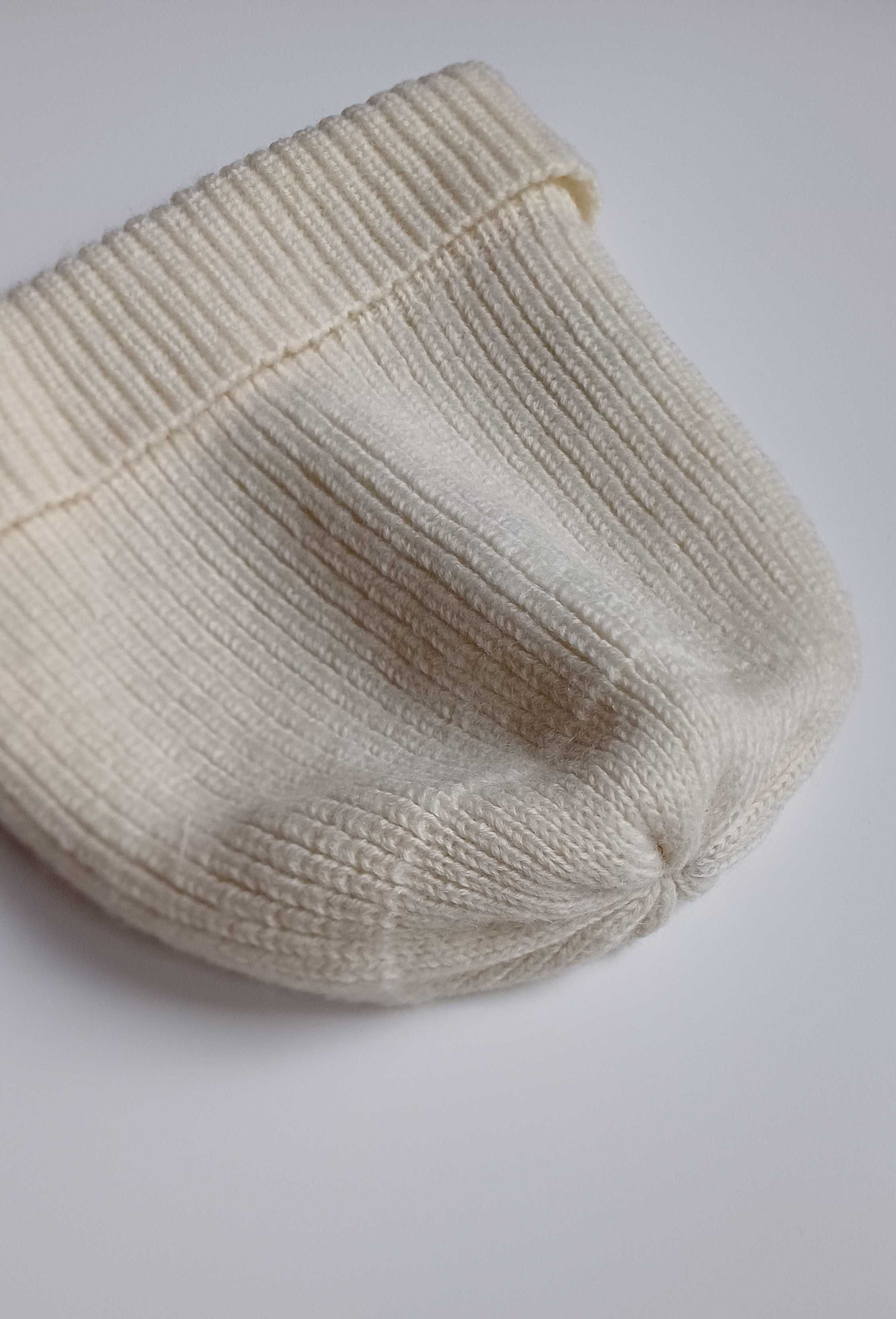 Zimowa wełniana czapka ecru onsize unisex