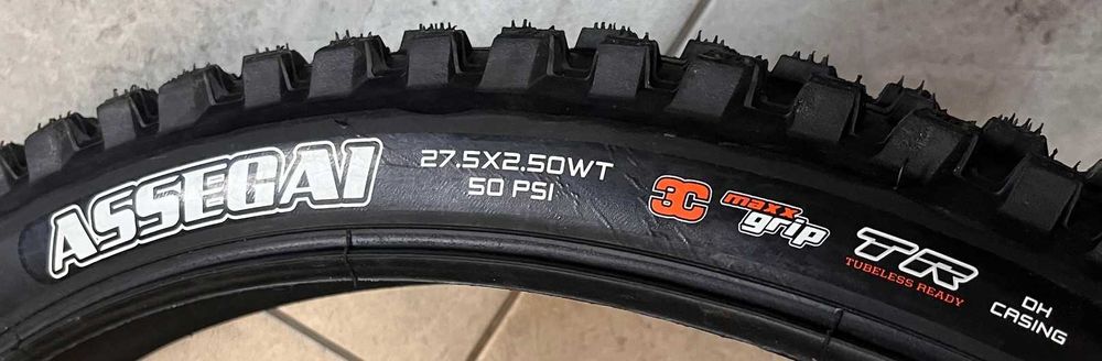 Maxxis ASSEGAI 27,5x2,5 WT 2x60 TPI 3C TR DH Casing Zwijana 1350 gram
