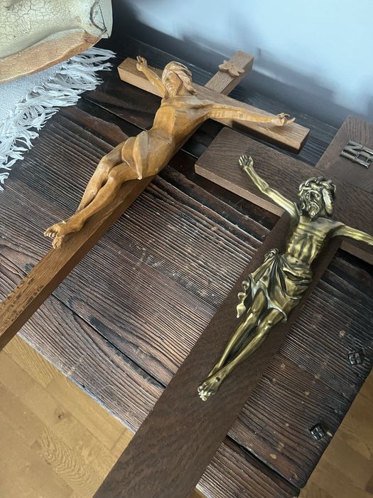 Stary drewniany  krzyż