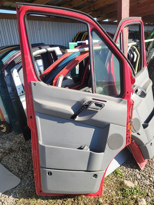 Двері червоні оранжеві MB Sprinter w906 крафтер Crafter