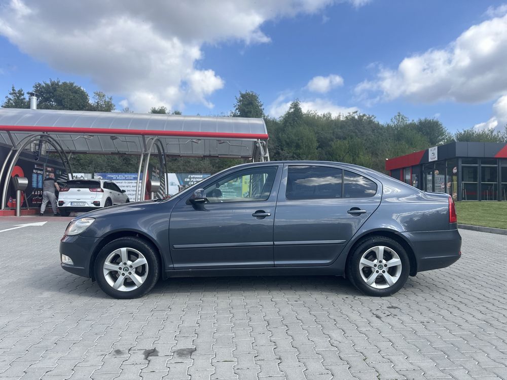 Продам Skoda octavia 2011 рік 1,6 тді