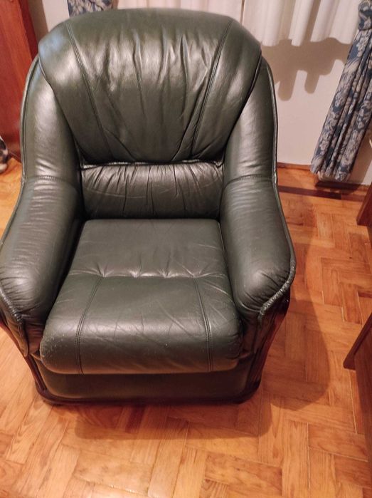 Sofá individual em pele